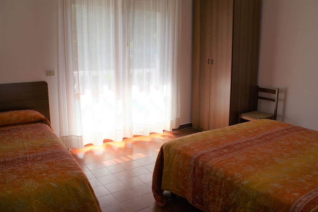 Villa Rosy Lignano Sabbiadoro Exteriör bild
